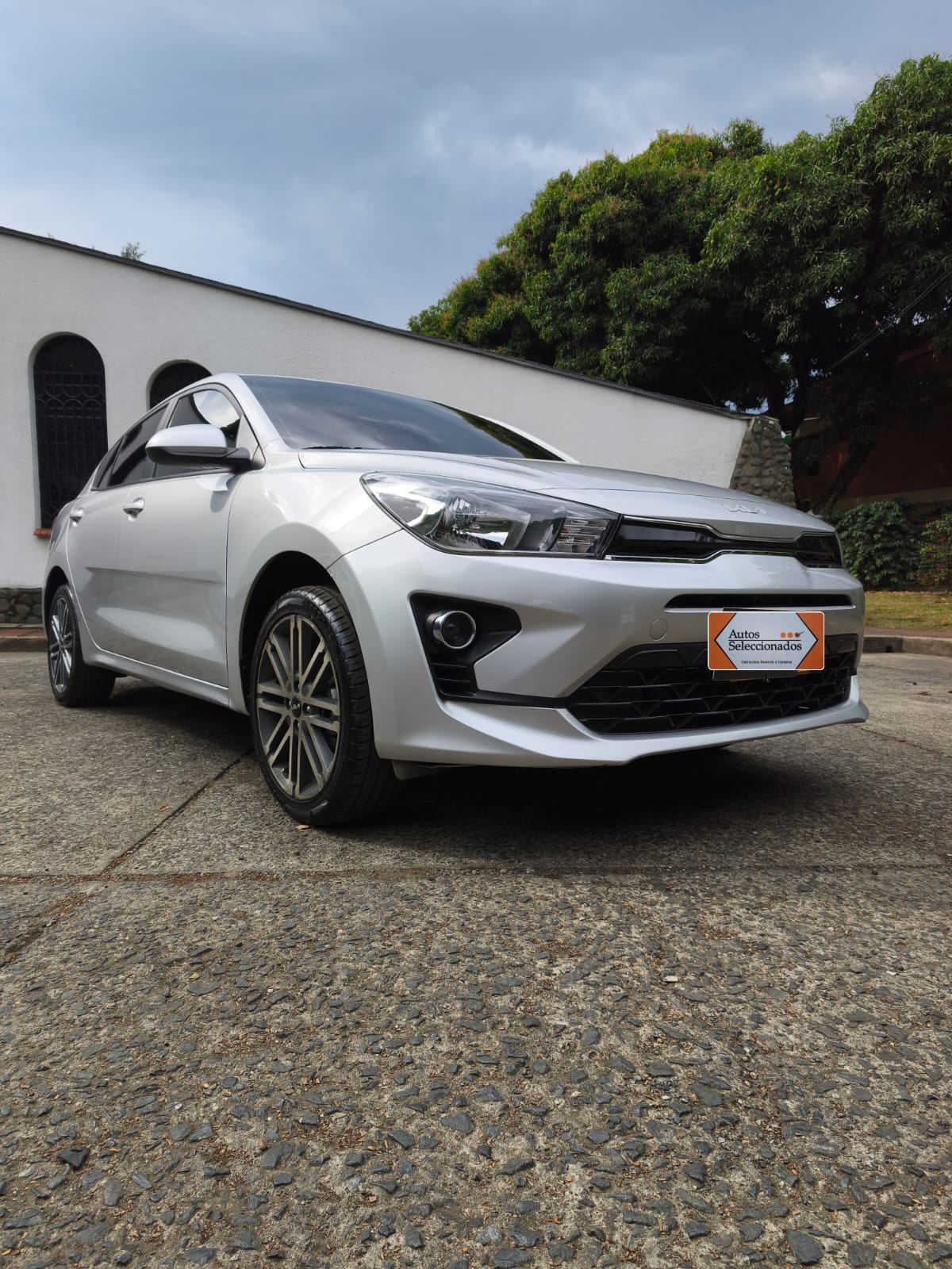 KIA RIO VIBRANT TP 1400CC 4P R17 2023