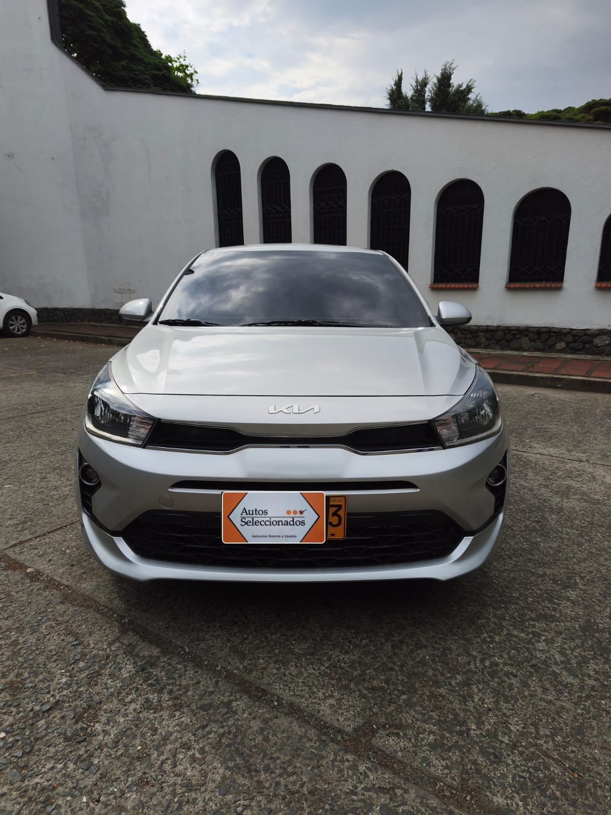 KIA RIO VIBRANT TP 1400CC 4P R17 2023