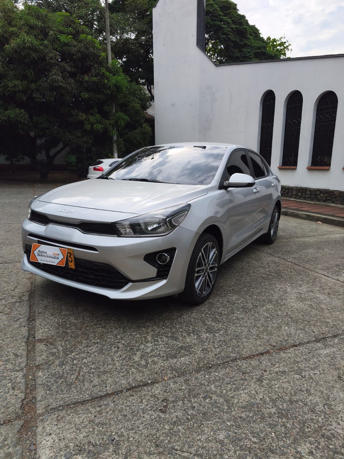 KIA RIO VIBRANT TP 1400CC 4P R17 2023
