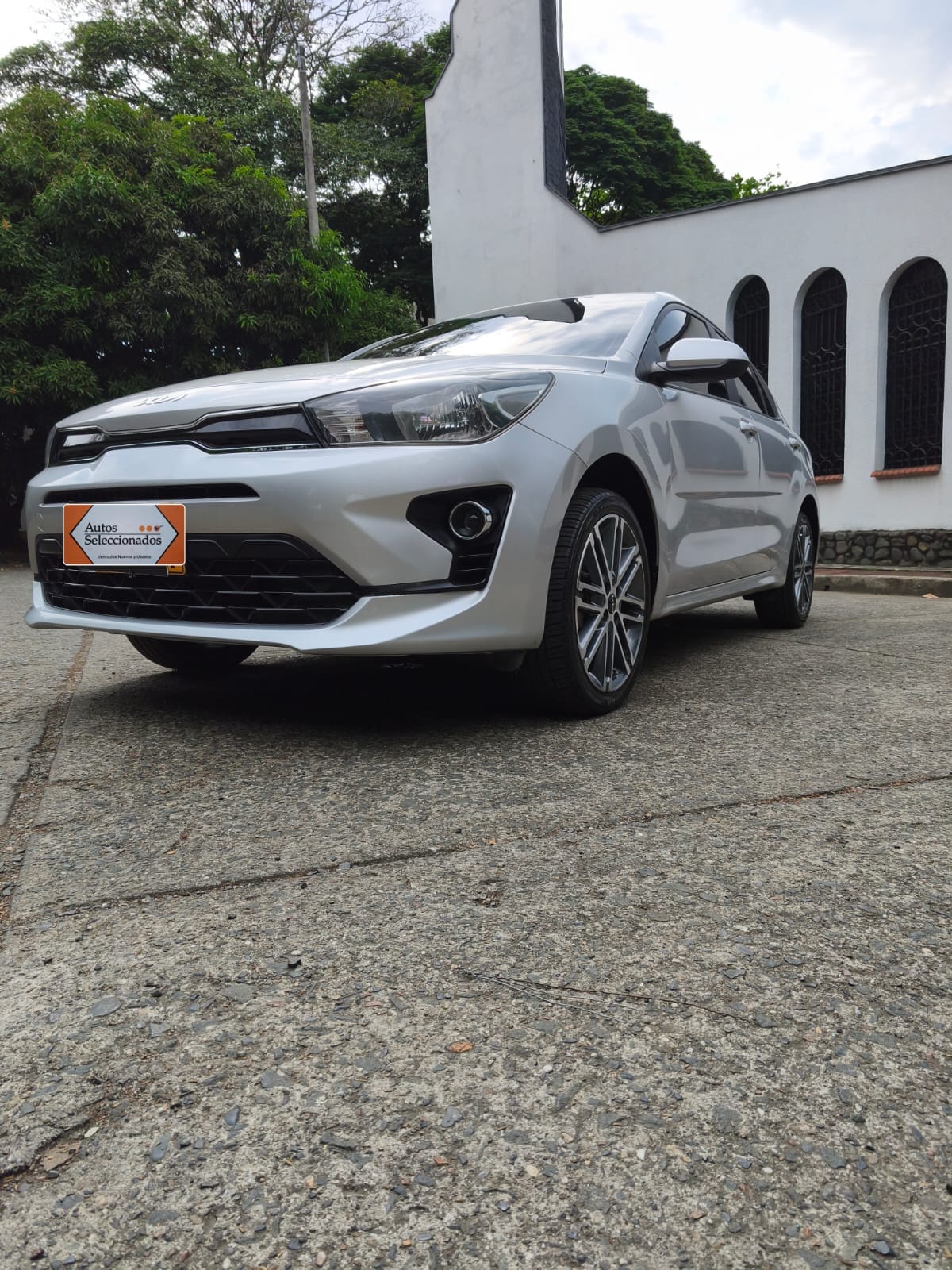 KIA RIO VIBRANT TP 1400CC 4P R17 2023