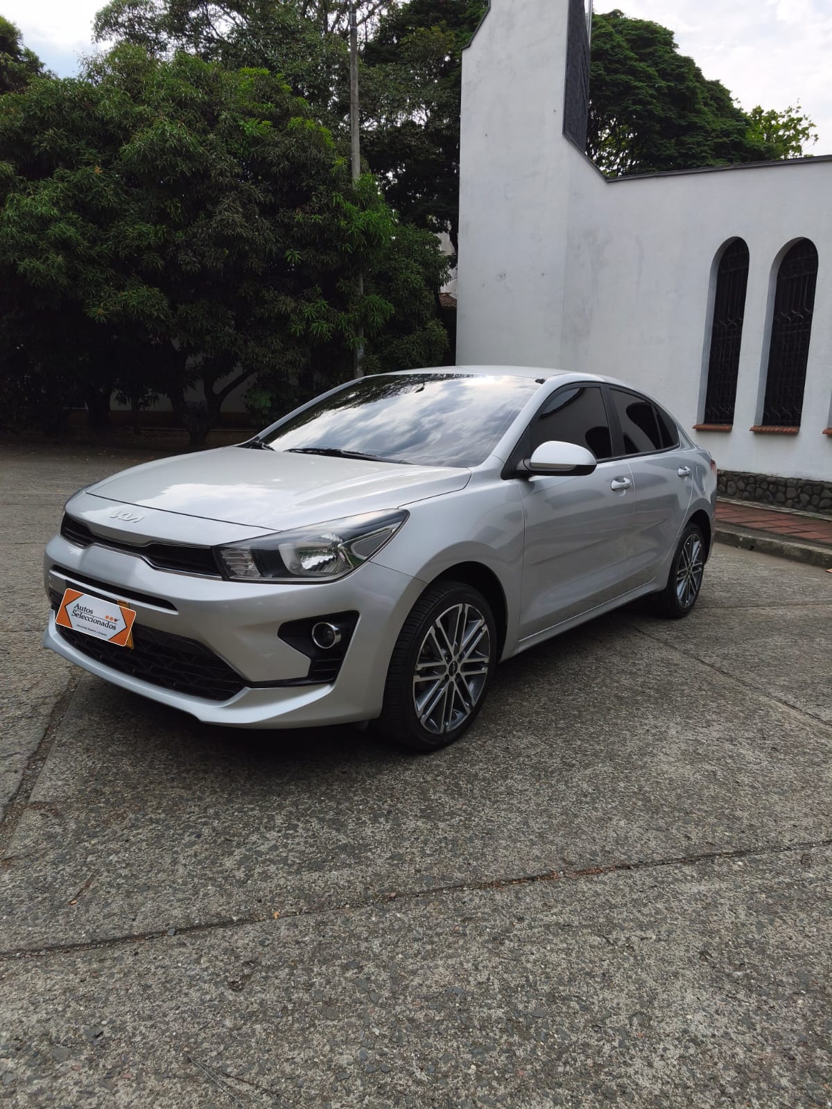 KIA RIO VIBRANT TP 1400CC 4P R17 2023