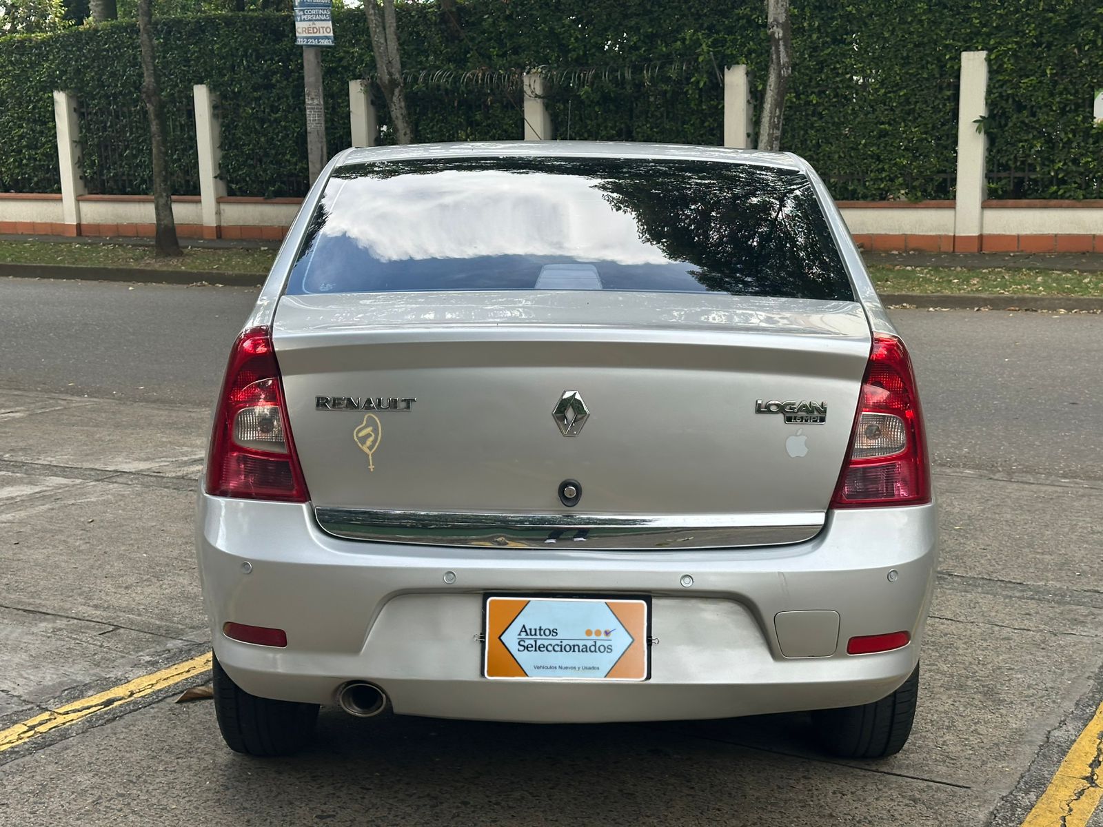 RENAULT LOGAN F.II EXPRESSION MT 1600CC AA 2013