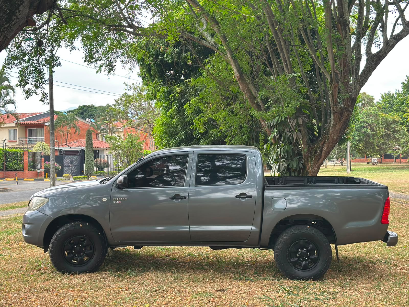 TOYOTA HILUX IMV MT 2500CC 4X4 TD 2010