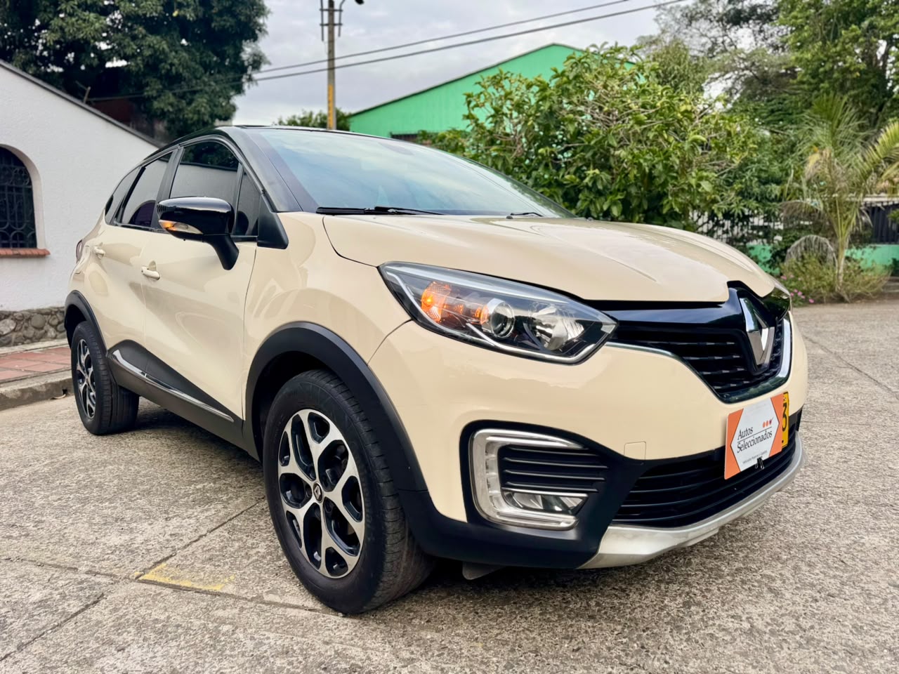RENAULT CAPTUR INTENS TP 2000CC 2018