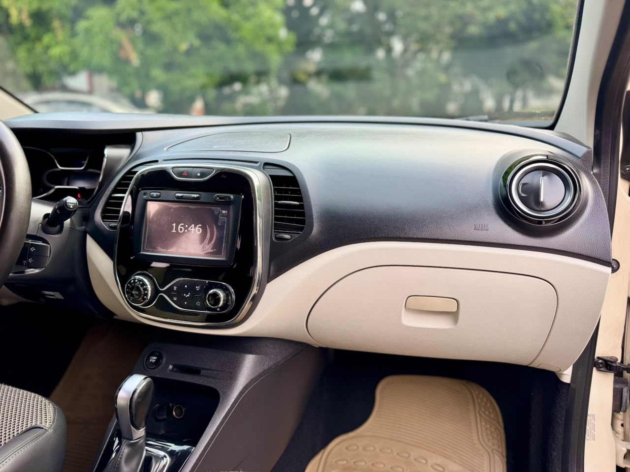 RENAULT CAPTUR INTENS TP 2000CC 2018