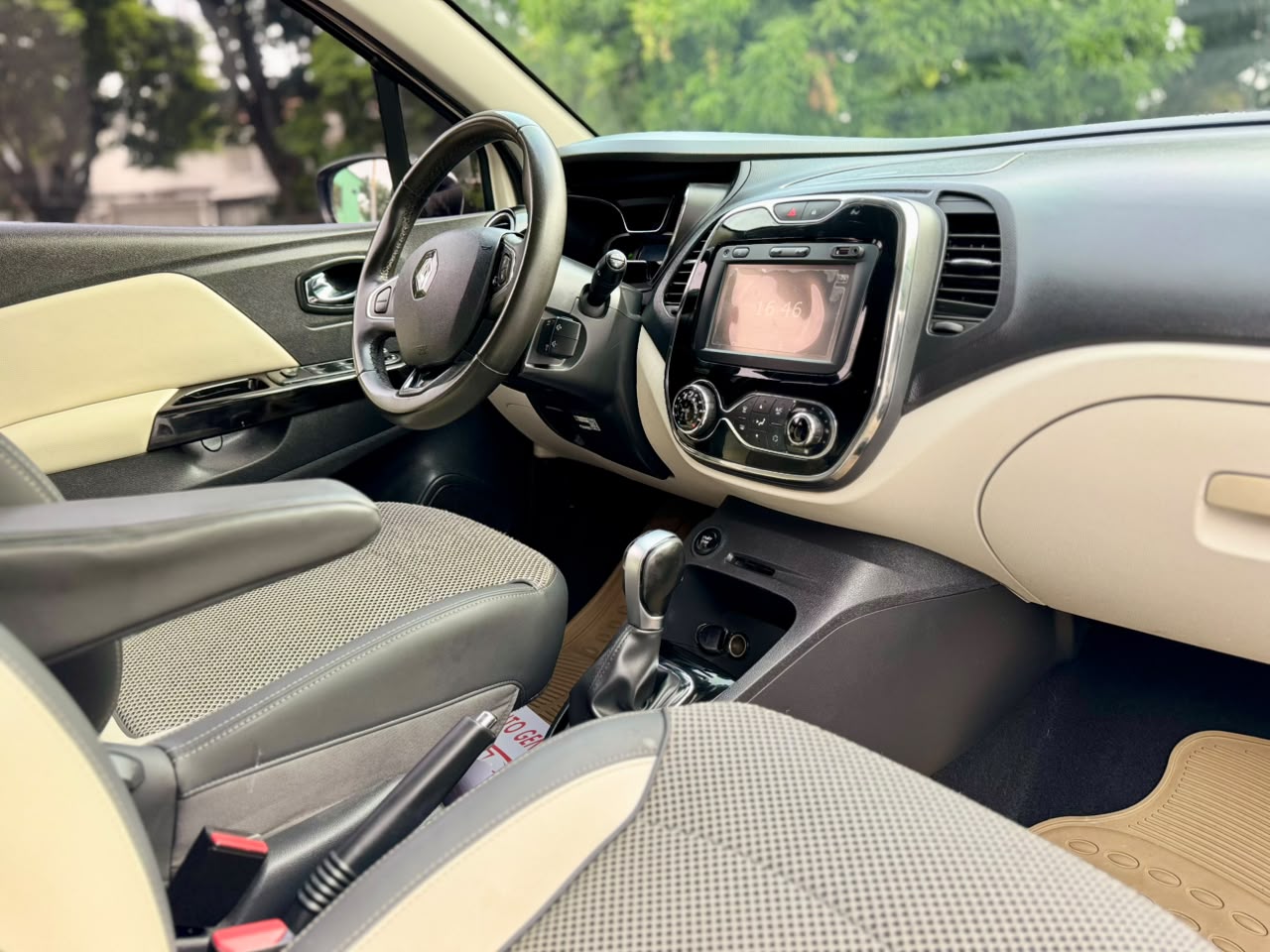 RENAULT CAPTUR INTENS TP 2000CC 2018