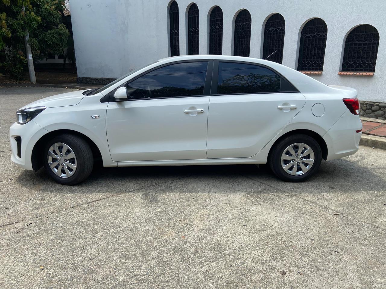 KIA SOLUTO EMOTION MT 1400CC 4P 2AB ABS 2026