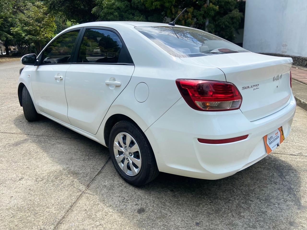KIA SOLUTO EMOTION MT 1400CC 4P 2AB ABS 2026