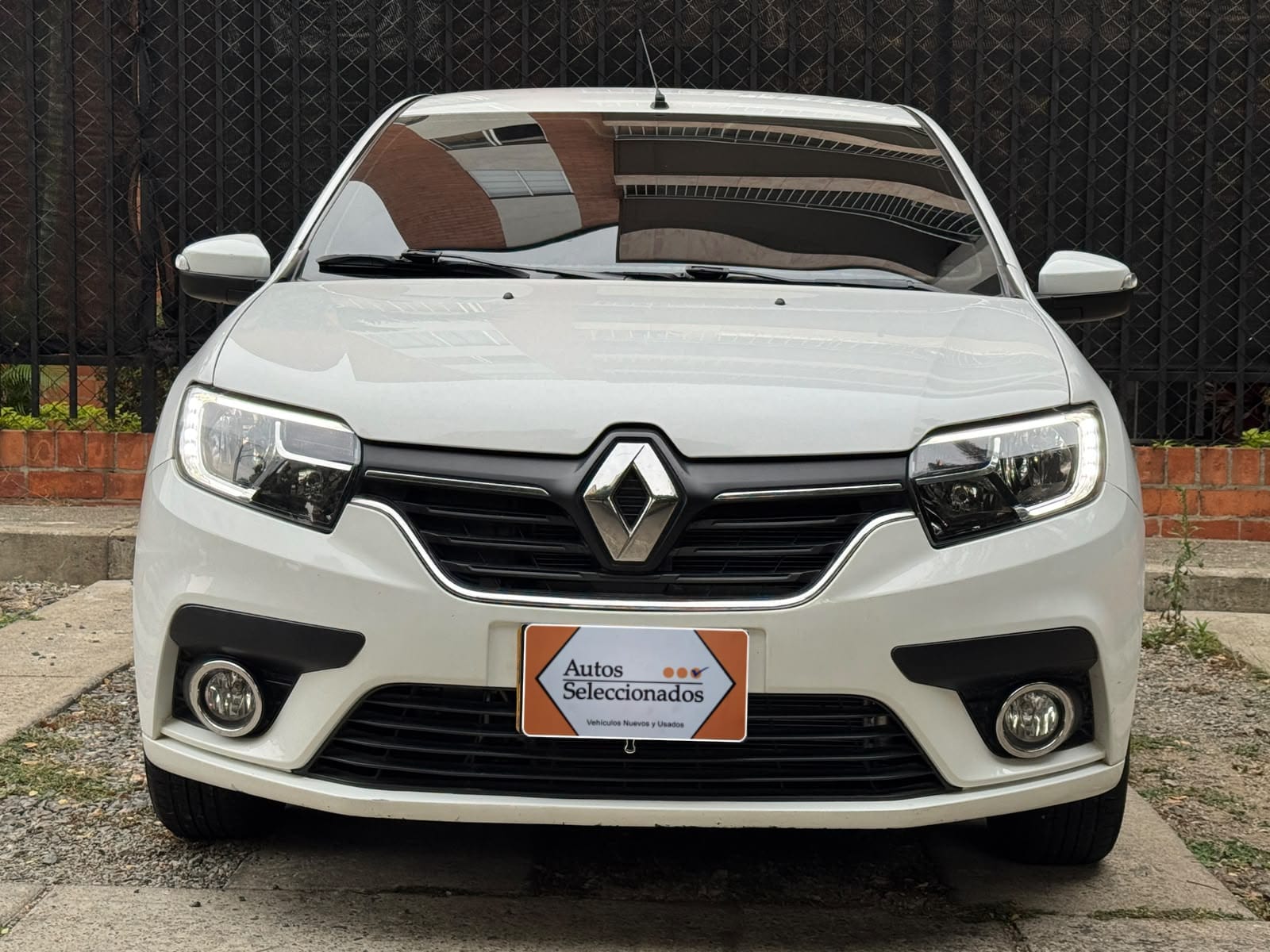 RENAULT SANDERO LIFE + MT 1600CC 16V AA 4AB ABS 2023