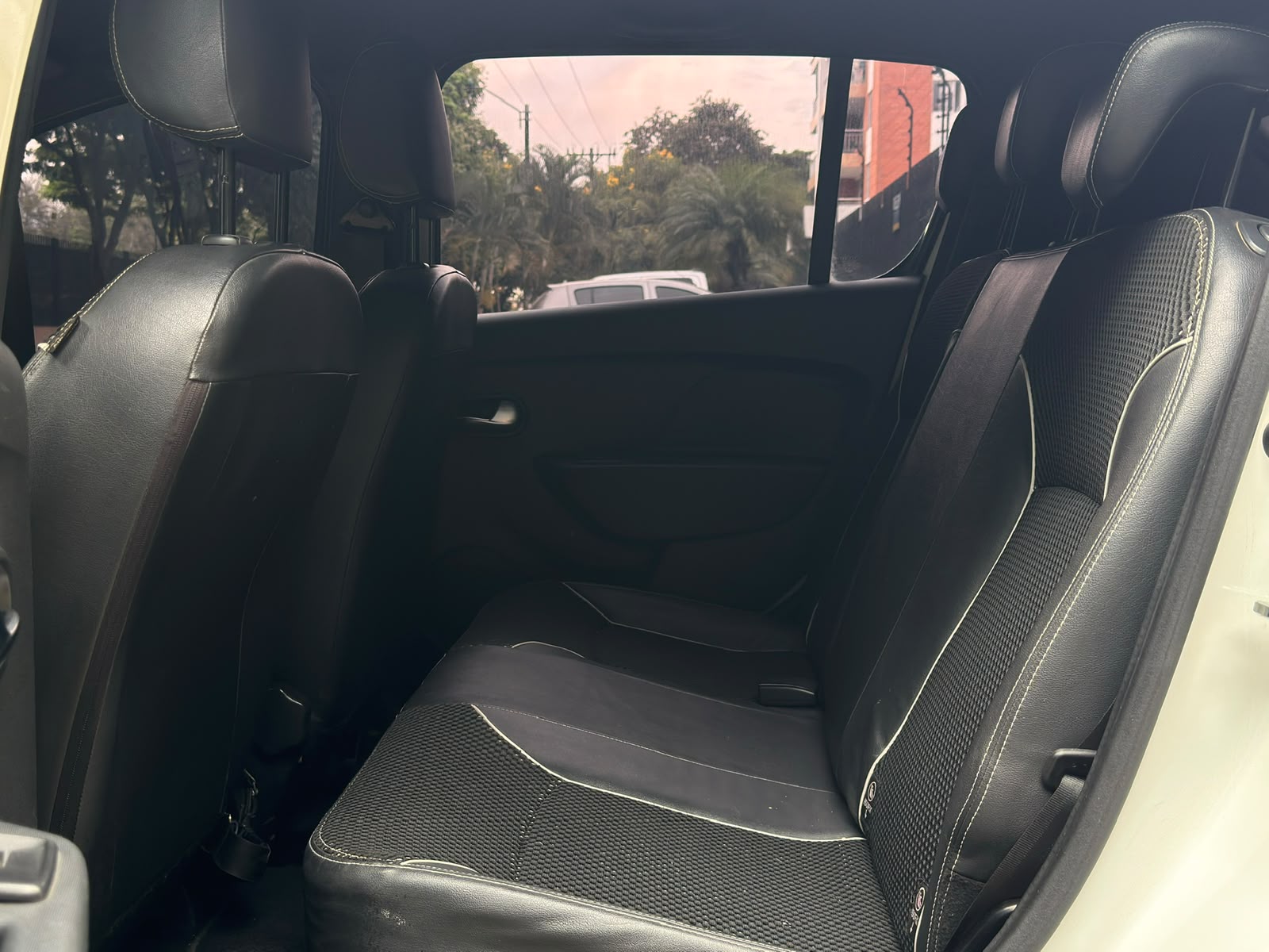 RENAULT SANDERO LIFE + MT 1600CC 16V AA 4AB ABS 2023