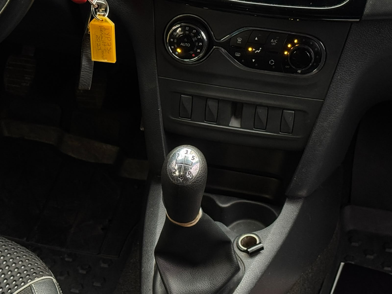RENAULT SANDERO LIFE + MT 1600CC 16V AA 4AB ABS 2023