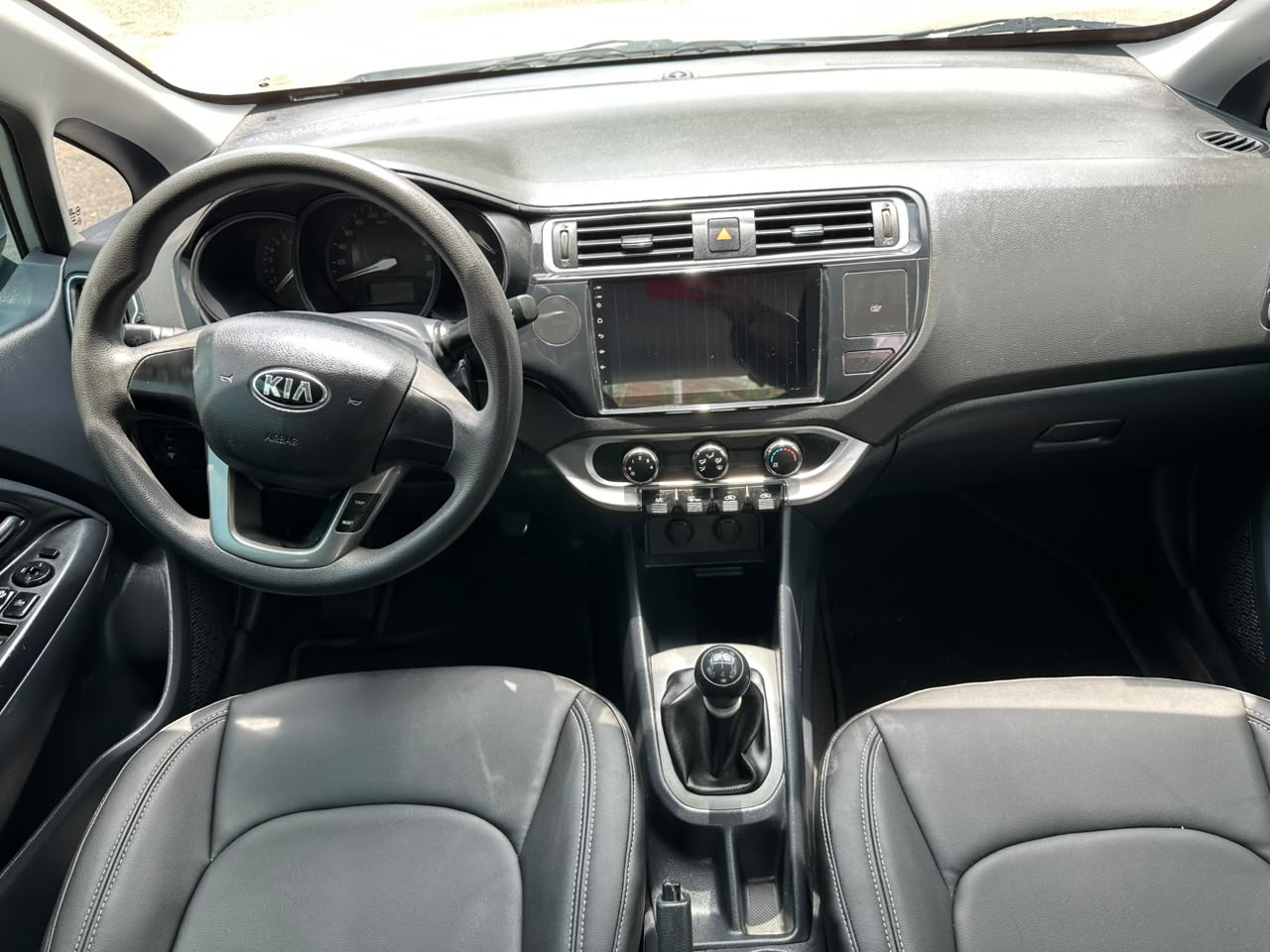 KIA RIO R 1.25 MT 1200CC 4P AA 2016