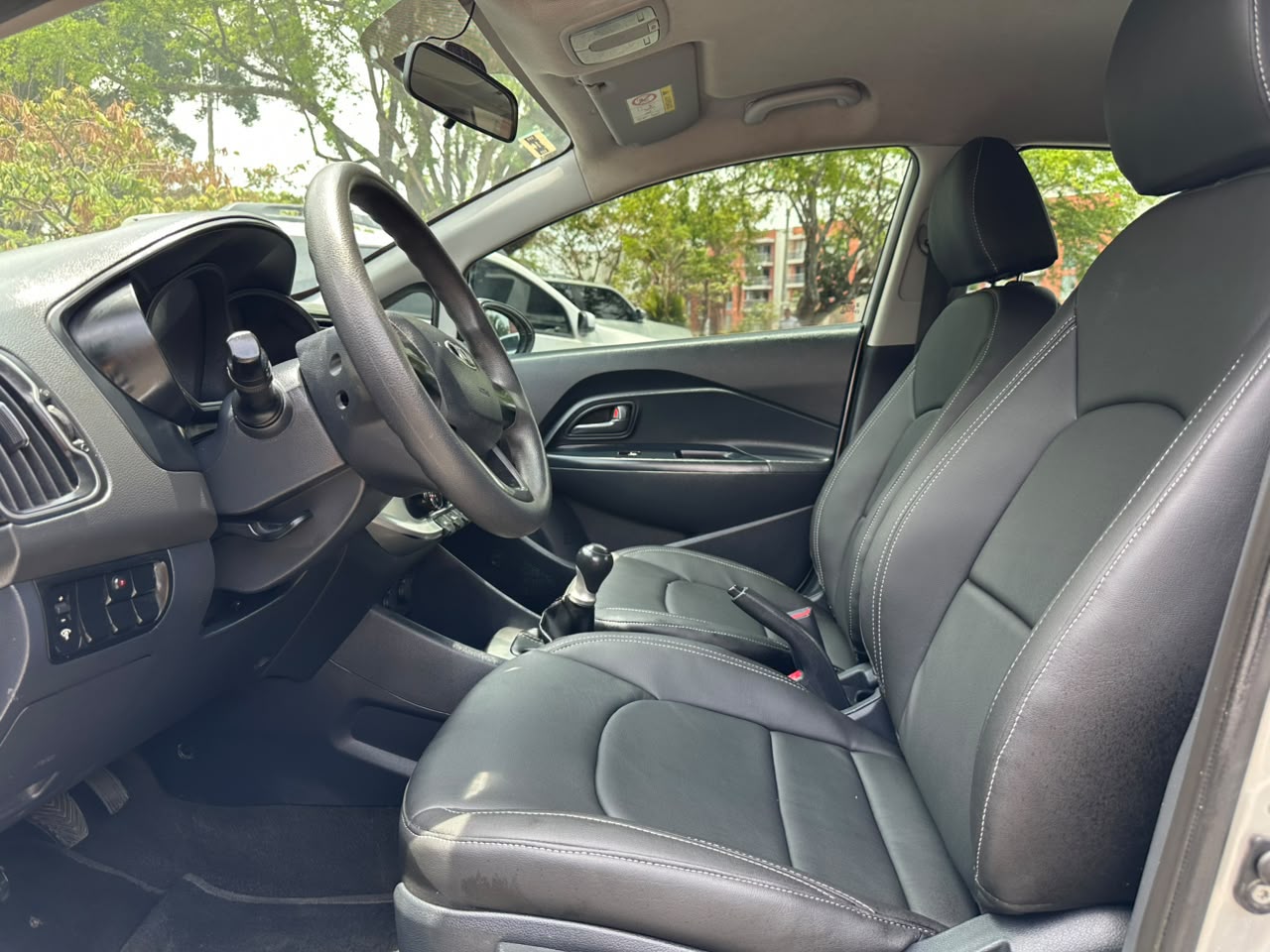KIA RIO R 1.25 MT 1200CC 4P AA 2016