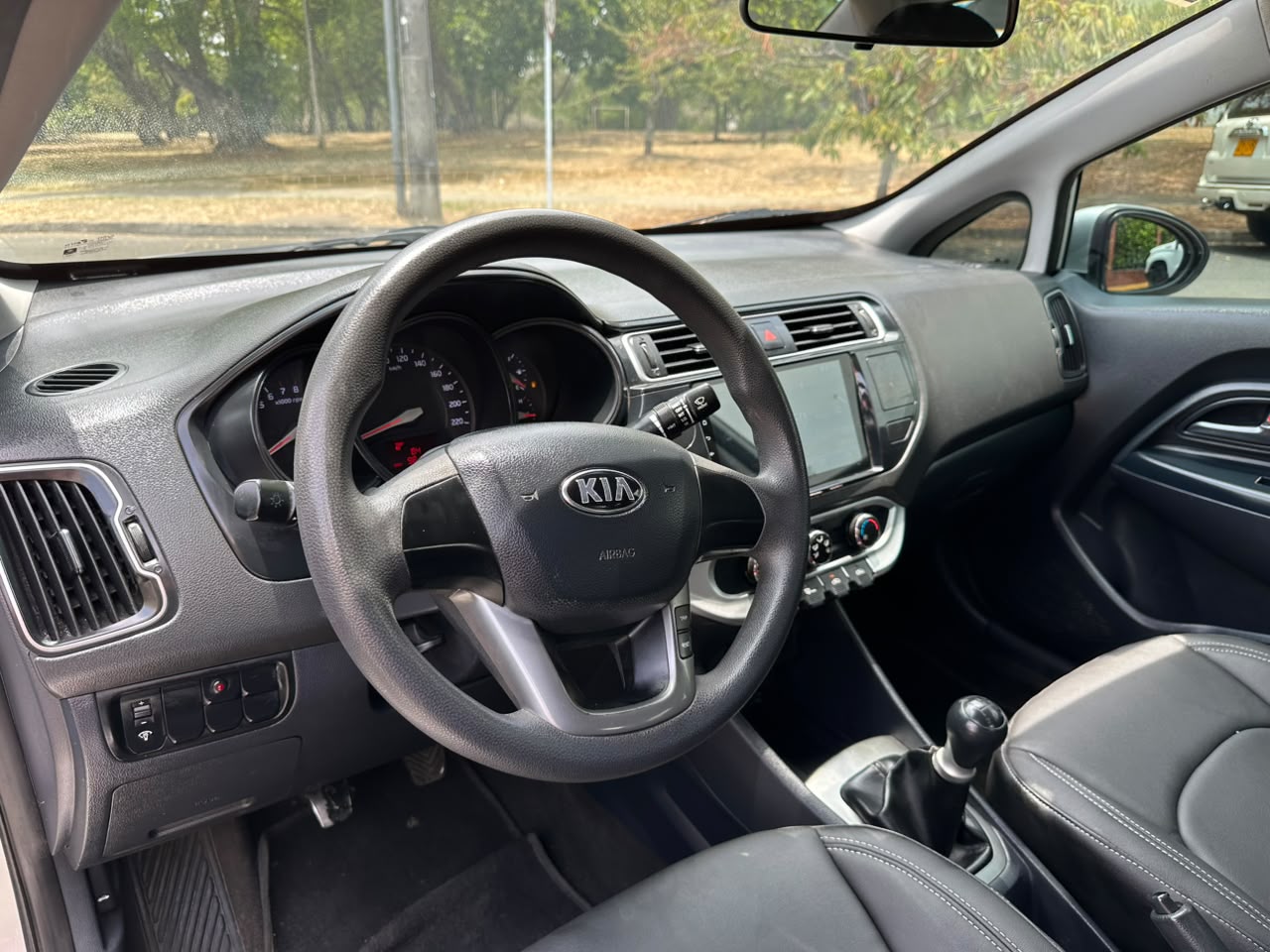 KIA RIO R 1.25 MT 1200CC 4P AA 2016