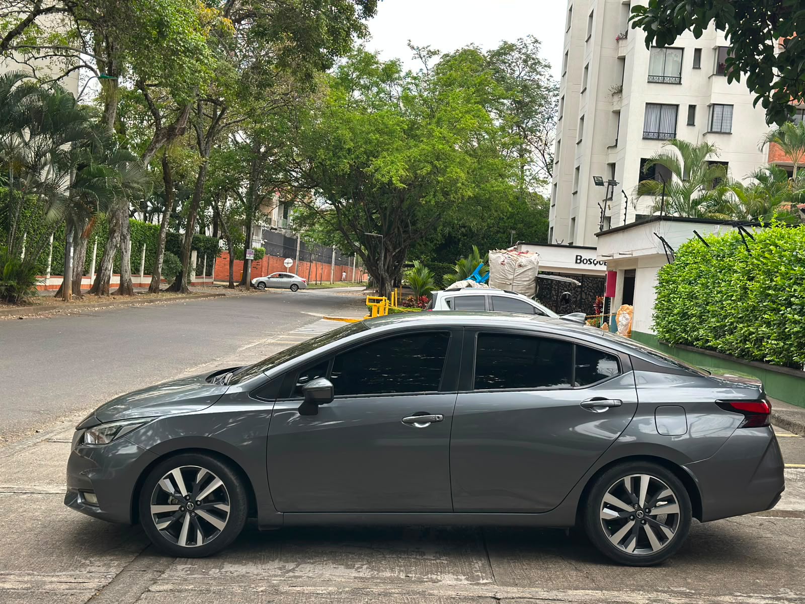 NISSAN VERSA EXCLUSIVE AT 1600CC TC RIN 17 2022