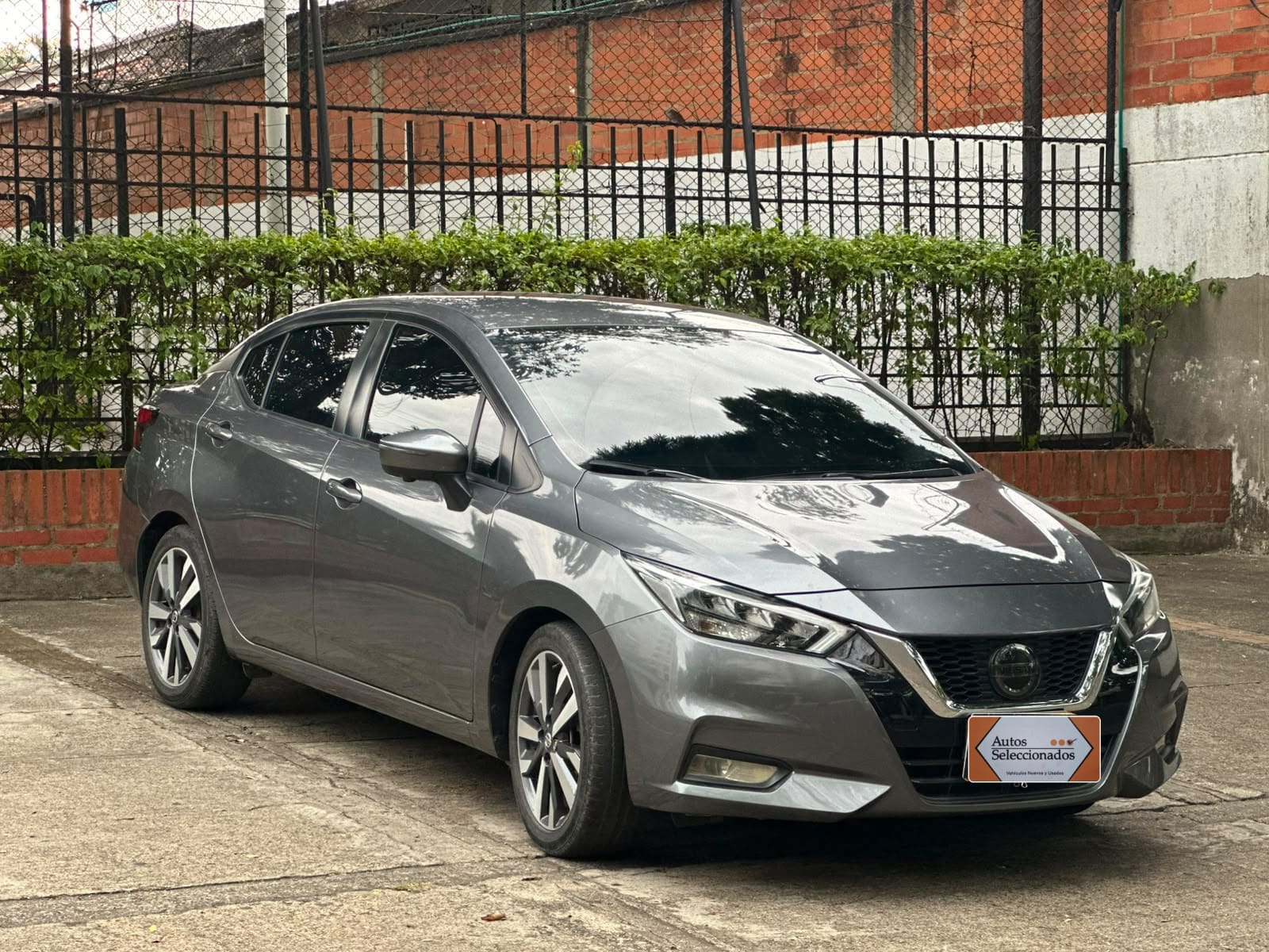 NISSAN VERSA EXCLUSIVE AT 1600CC TC RIN 17 2022