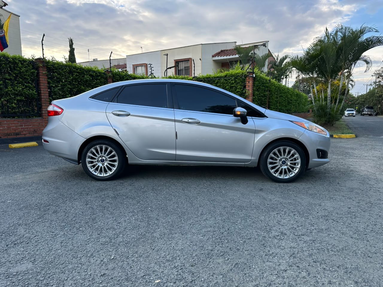 FORD FIESTA SPORTBACK SE TP 1600CC 4P 2015