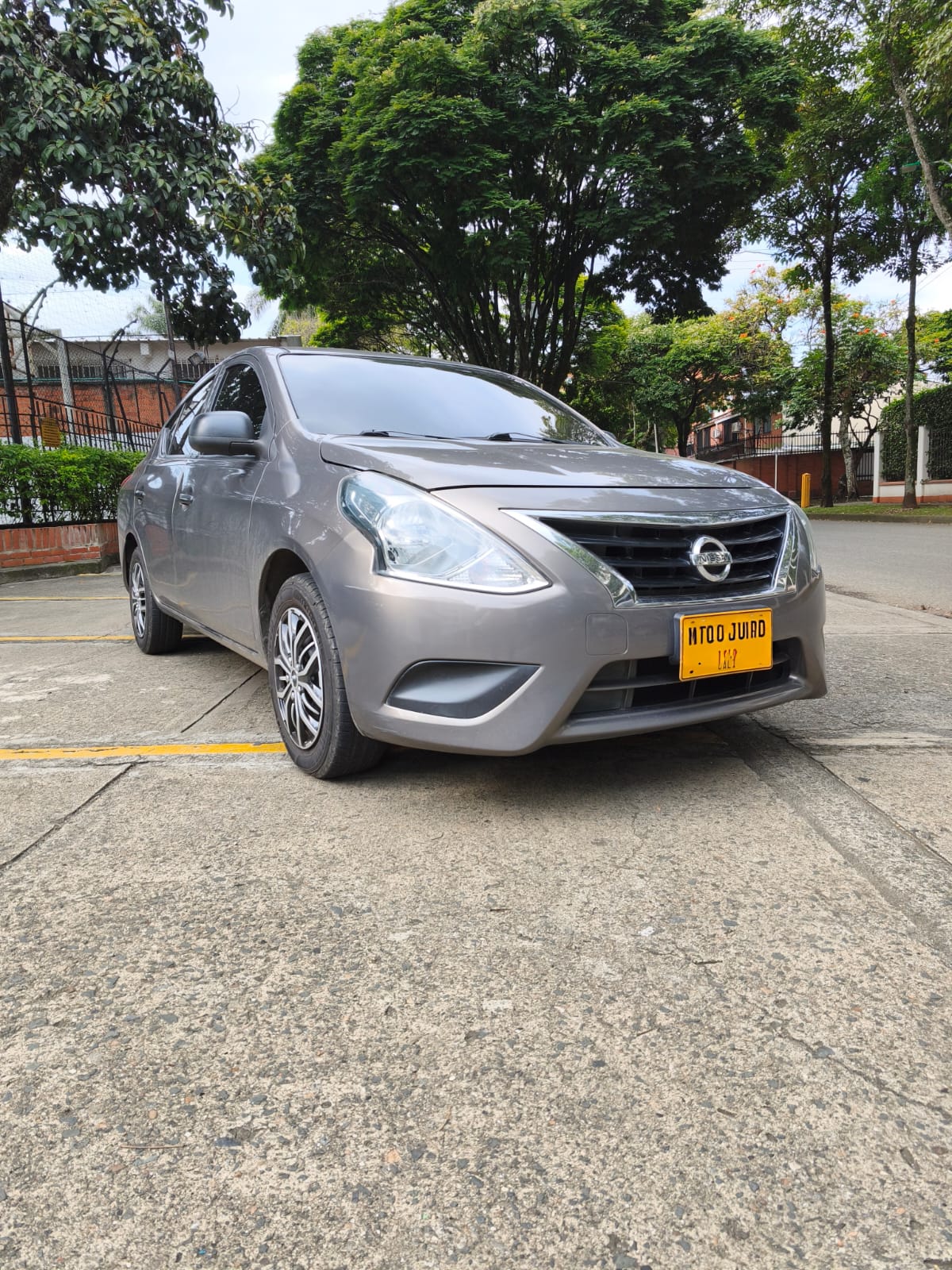NISSAN VERSA SENSE MT 1600CC 2AB ABS 2019