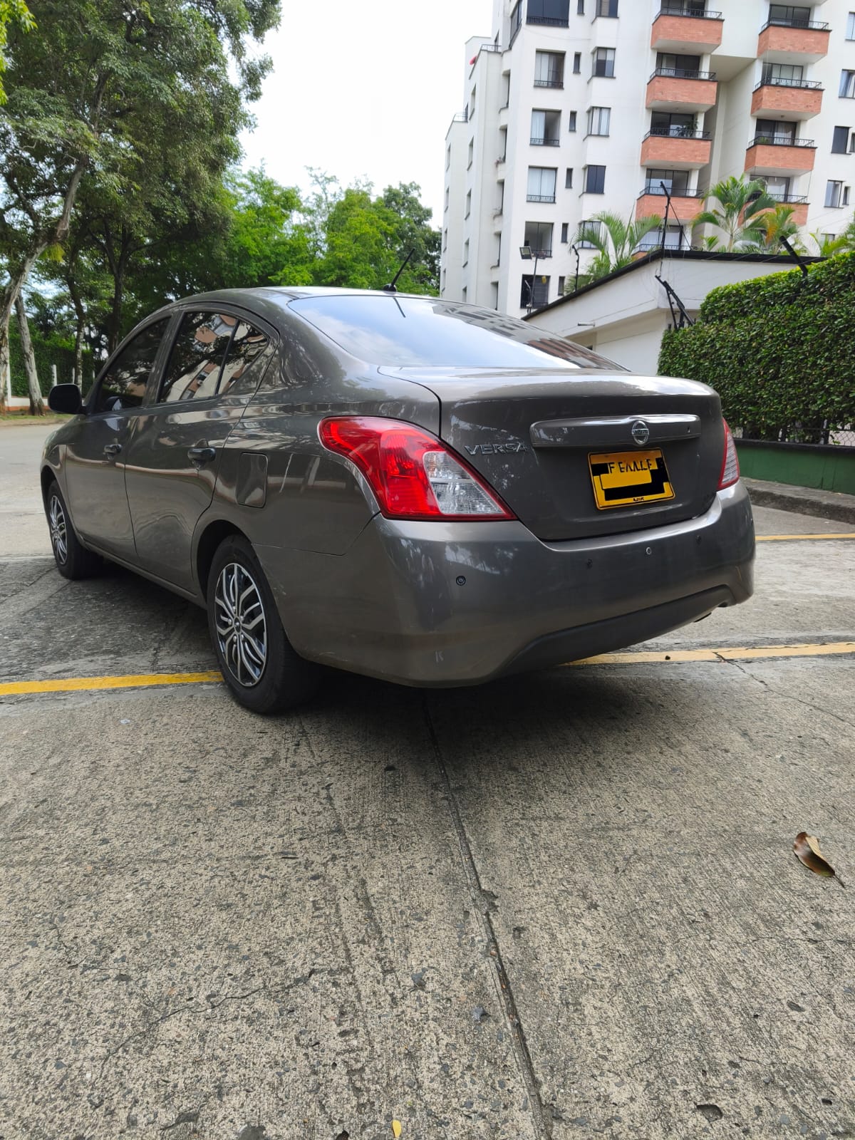 NISSAN VERSA SENSE MT 1600CC 2AB ABS 2019