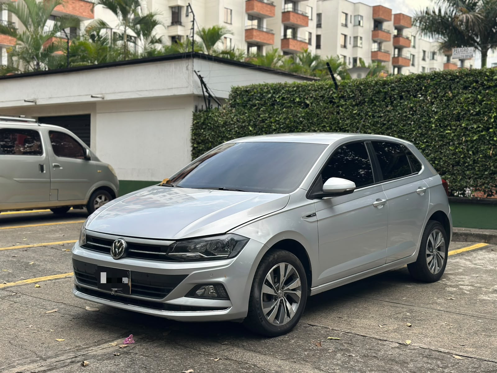 VOLKSWAGEN POLO HIGHLINE TP 1600CC 4AB ABS R16 2021