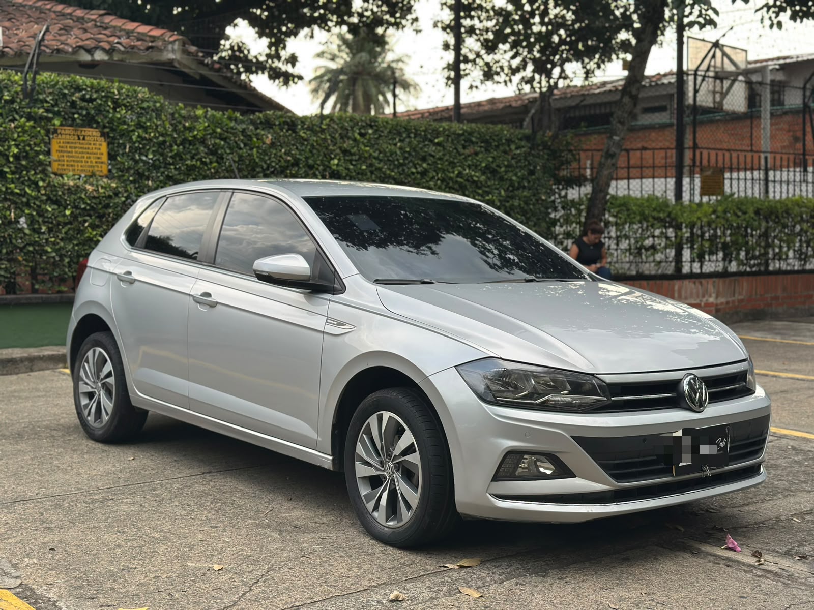 VOLKSWAGEN POLO HIGHLINE TP 1600CC 4AB ABS R16 2021