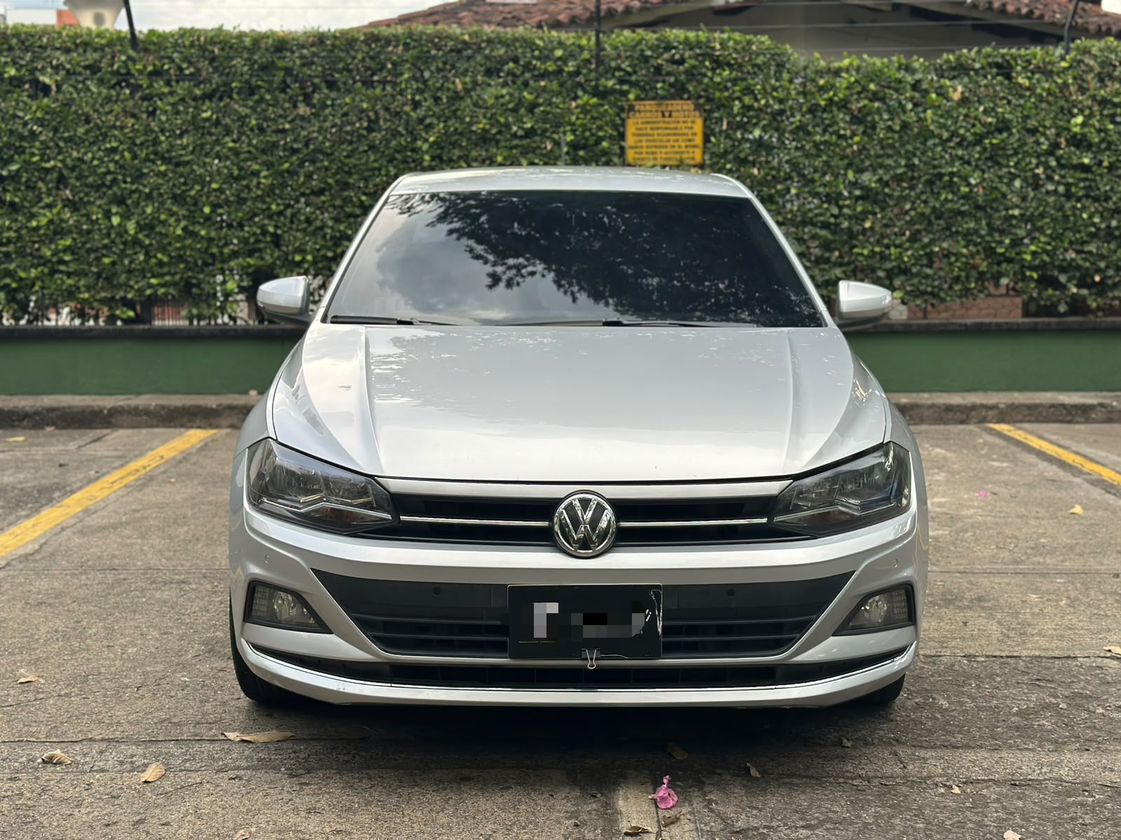 VOLKSWAGEN POLO HIGHLINE TP 1600CC 4AB ABS R16 2021