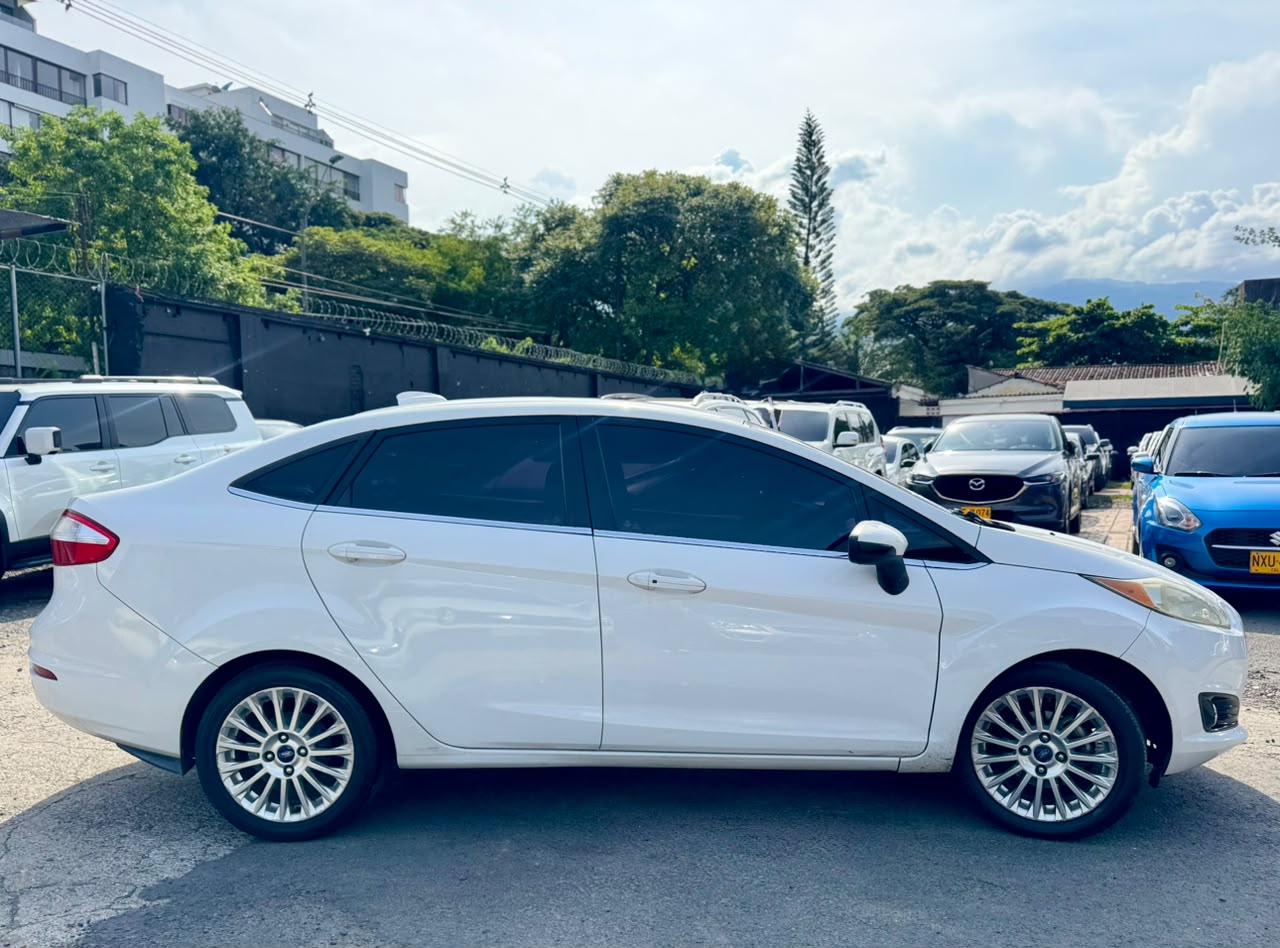 FORD FIESTA SPORTBACK TITANIUM TP 1600CC 4P 2014