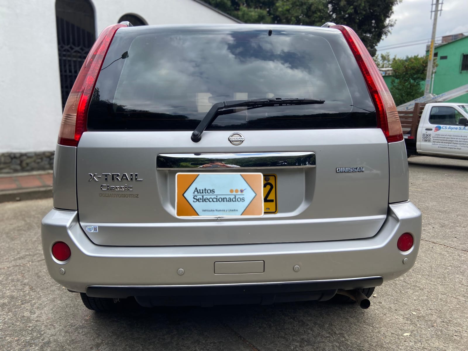 NISSAN X TRAIL S BASICA AT 2500CC FE 2012