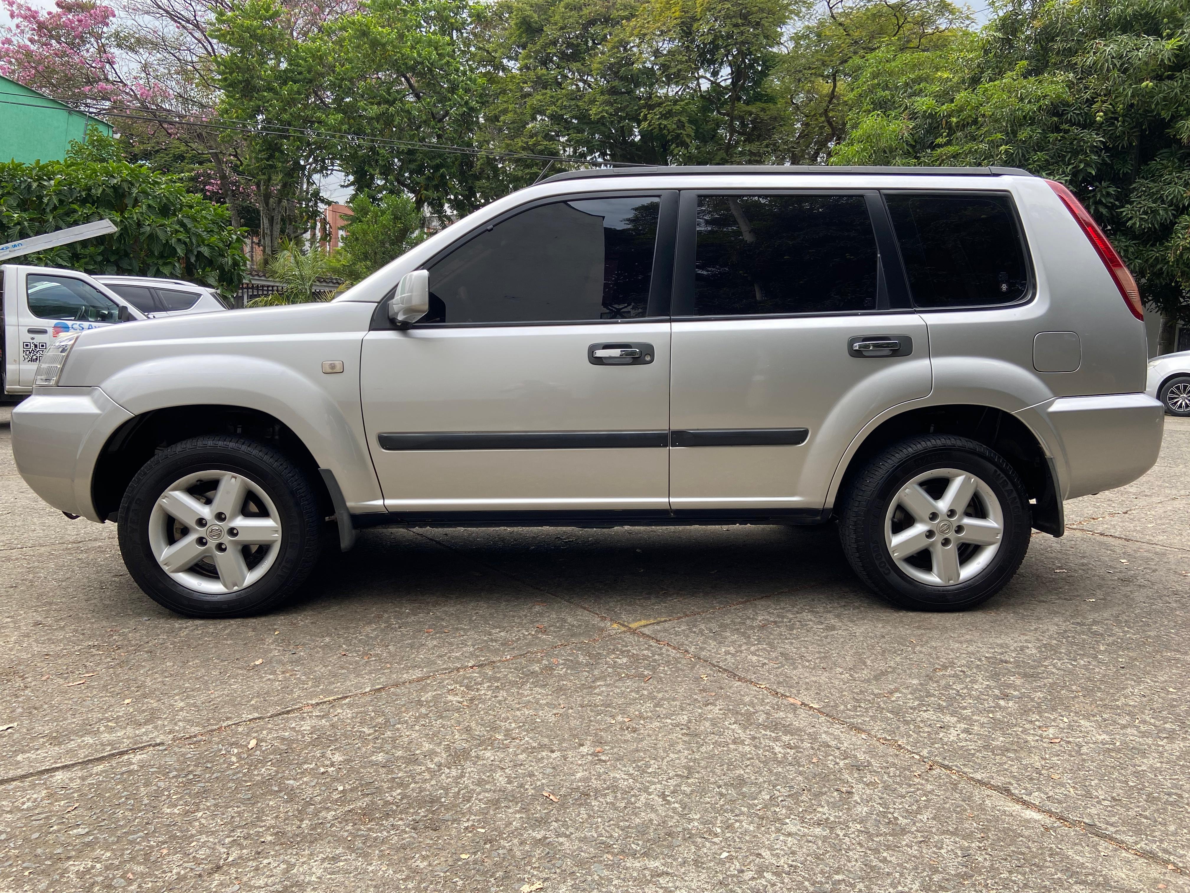 NISSAN X TRAIL S BASICA AT 2500CC FE 2012