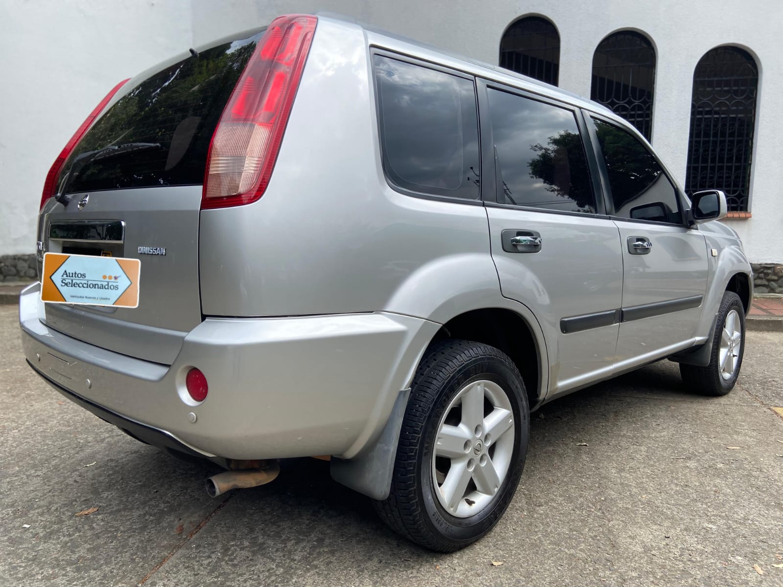 NISSAN X TRAIL S BASICA AT 2500CC FE 2012