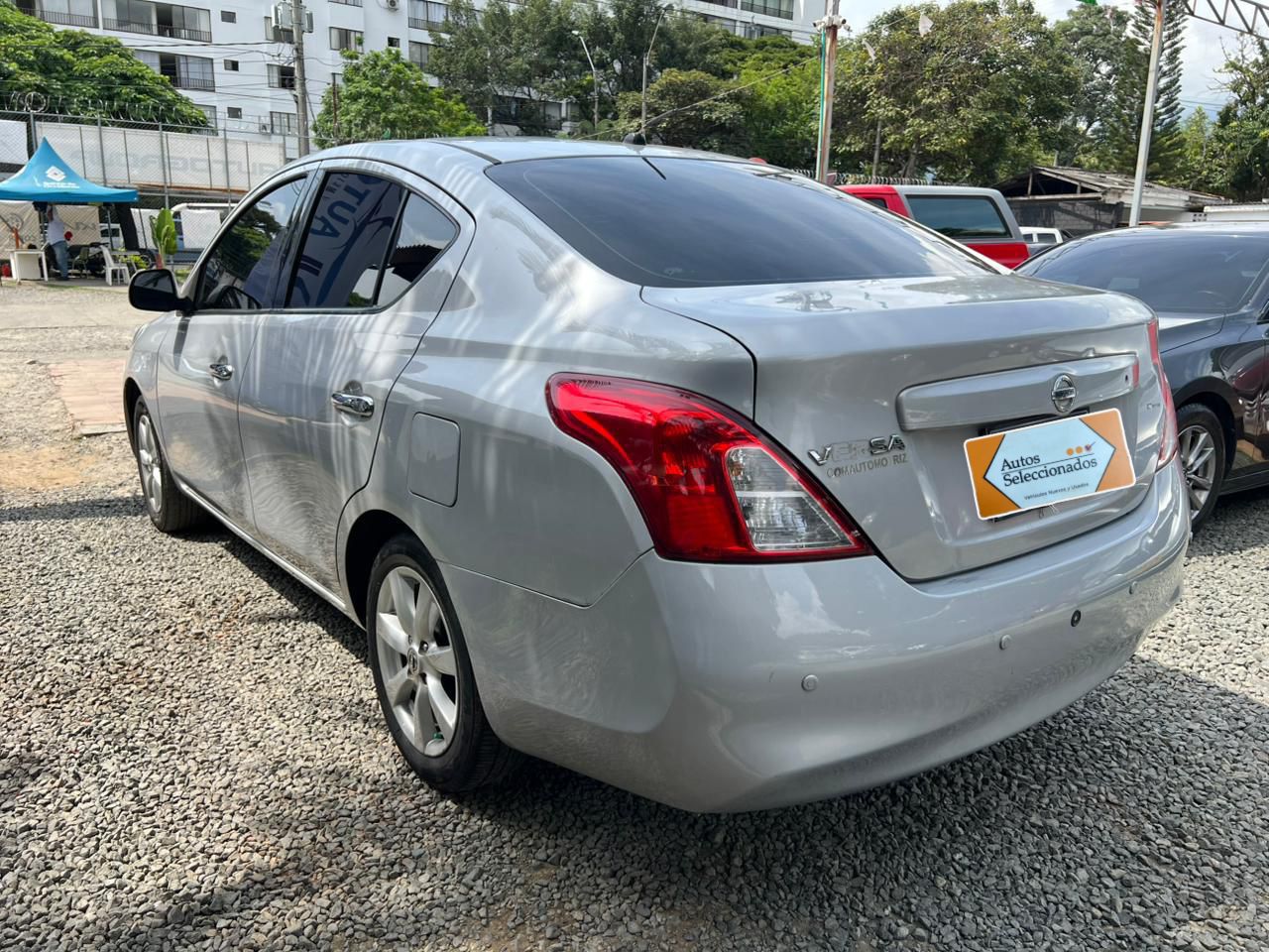 NISSAN VERSA ADVANCE AT 1600CC 2AB ABS 2015
