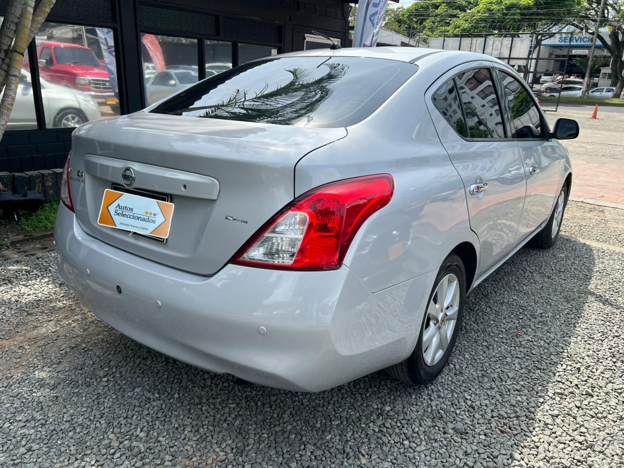 NISSAN VERSA ADVANCE AT 1600CC 2AB ABS 2015
