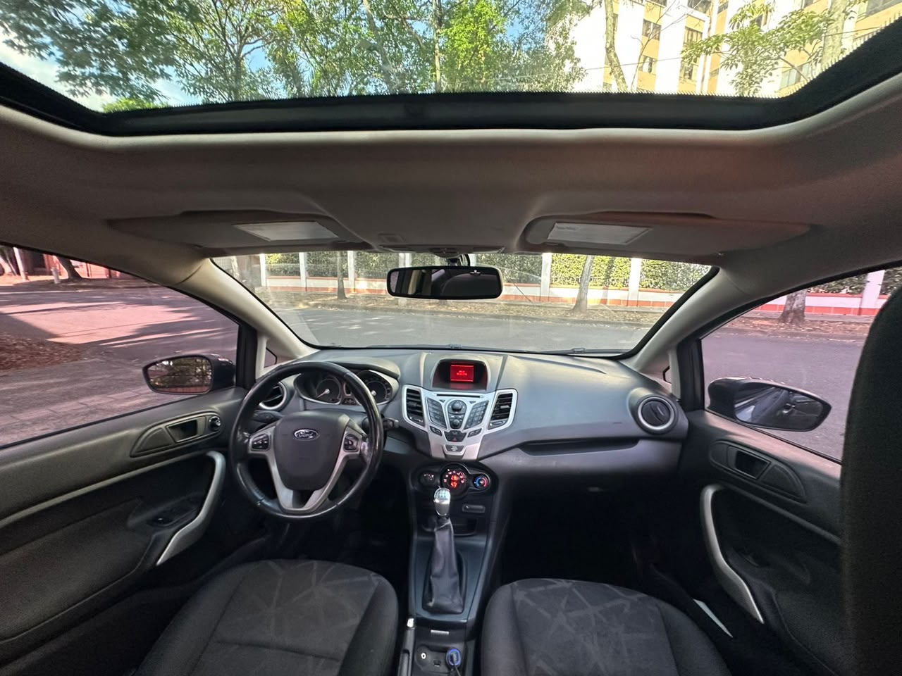 FORD FIESTA HATCHBACK MT 1600CC 5P 2011