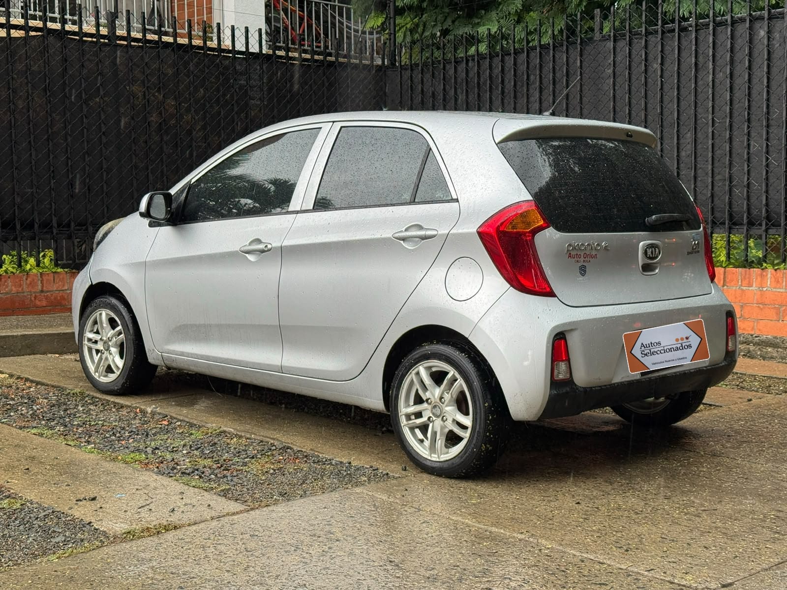 KIA PICANTO ION R 1.25 AT 1200CC AA 2017