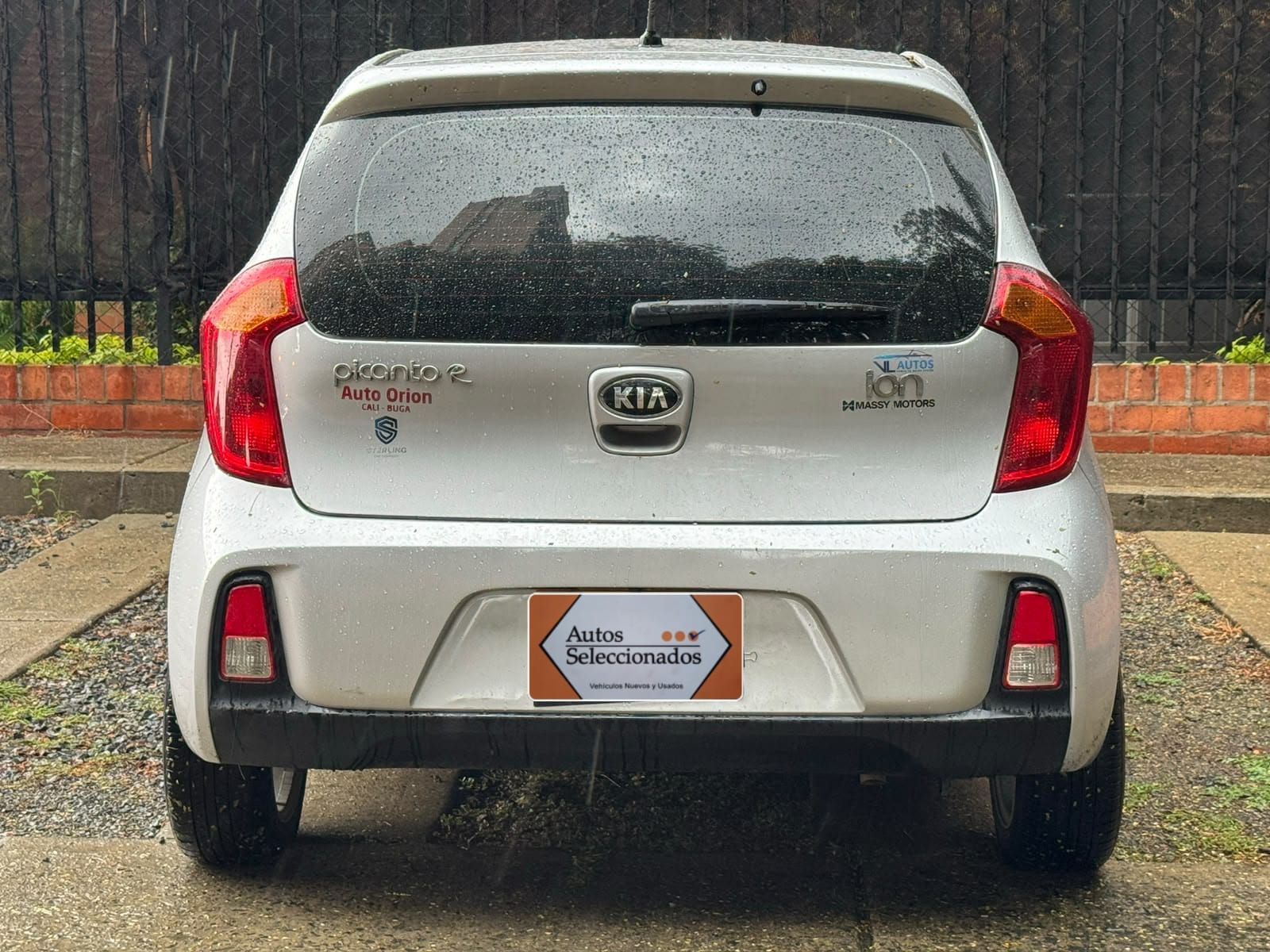 KIA PICANTO ION R 1.25 AT 1200CC AA 2017