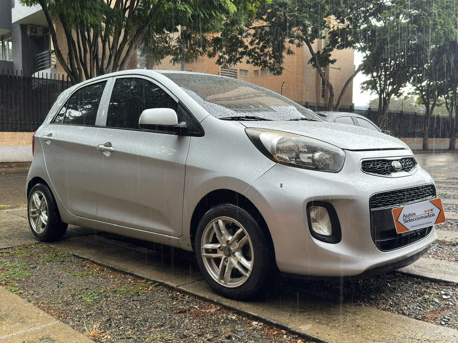 KIA PICANTO ION R 1.25 AT 1200CC AA 2017