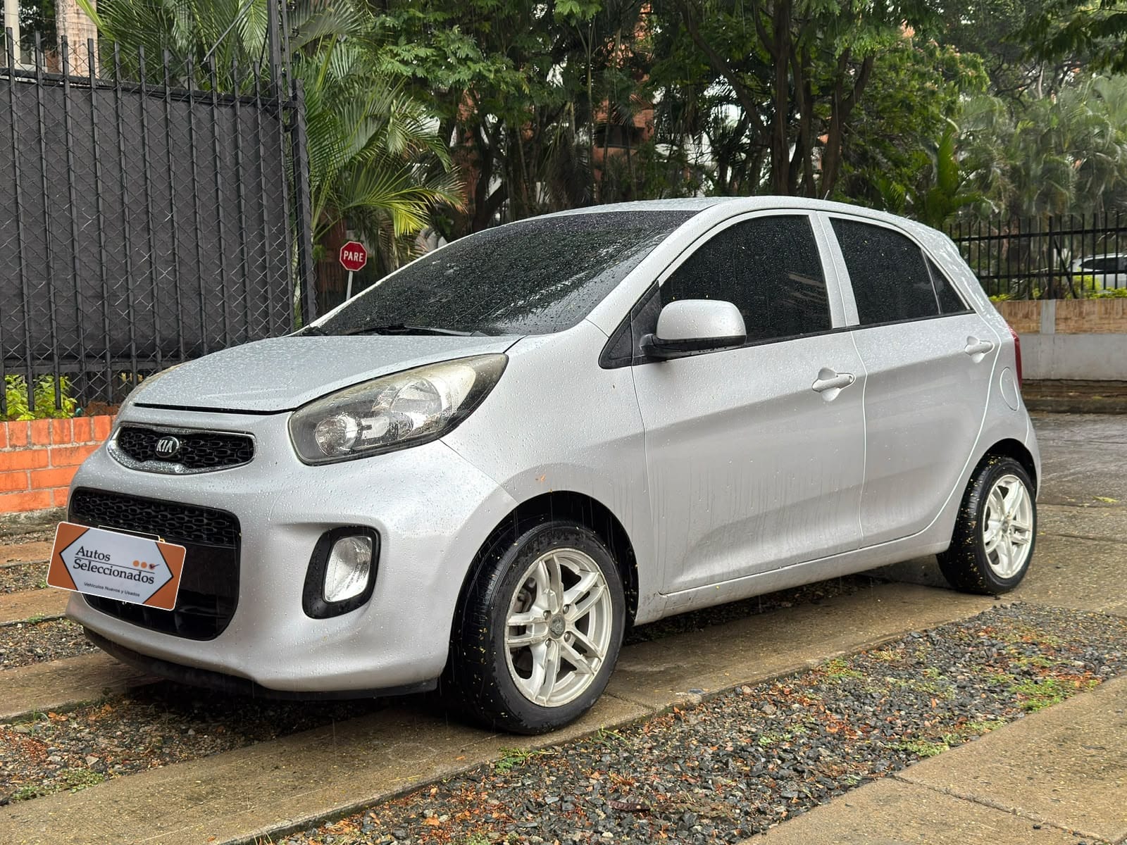 KIA PICANTO ION R 1.25 AT 1200CC AA 2017